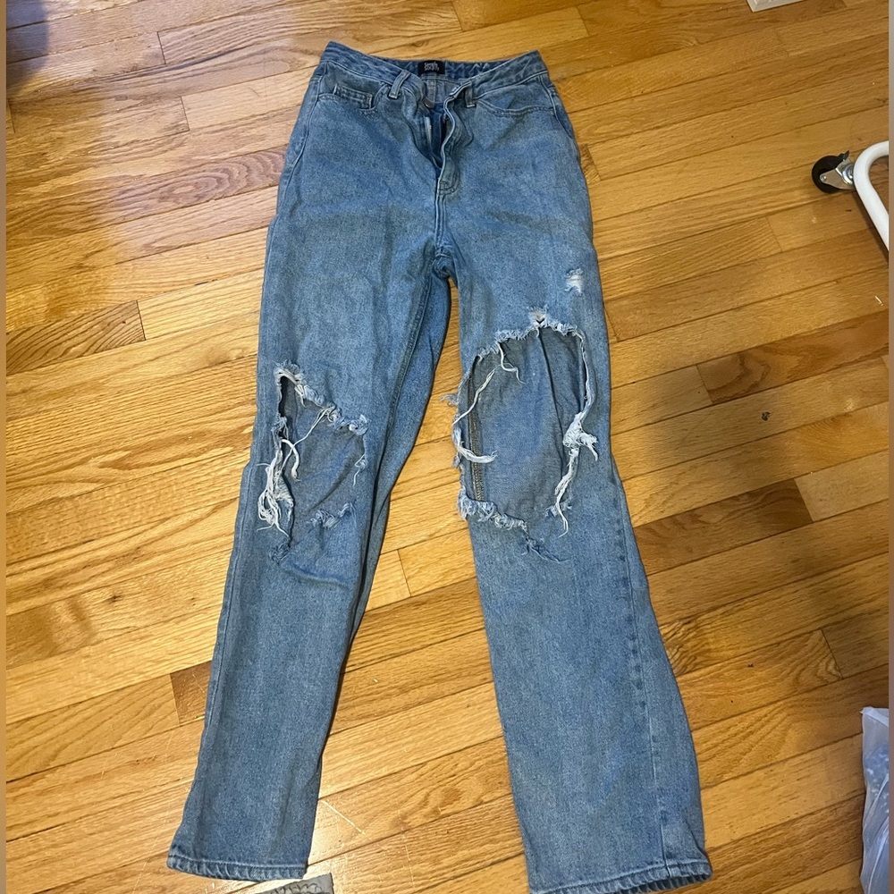 Baggy Ripped Jeans